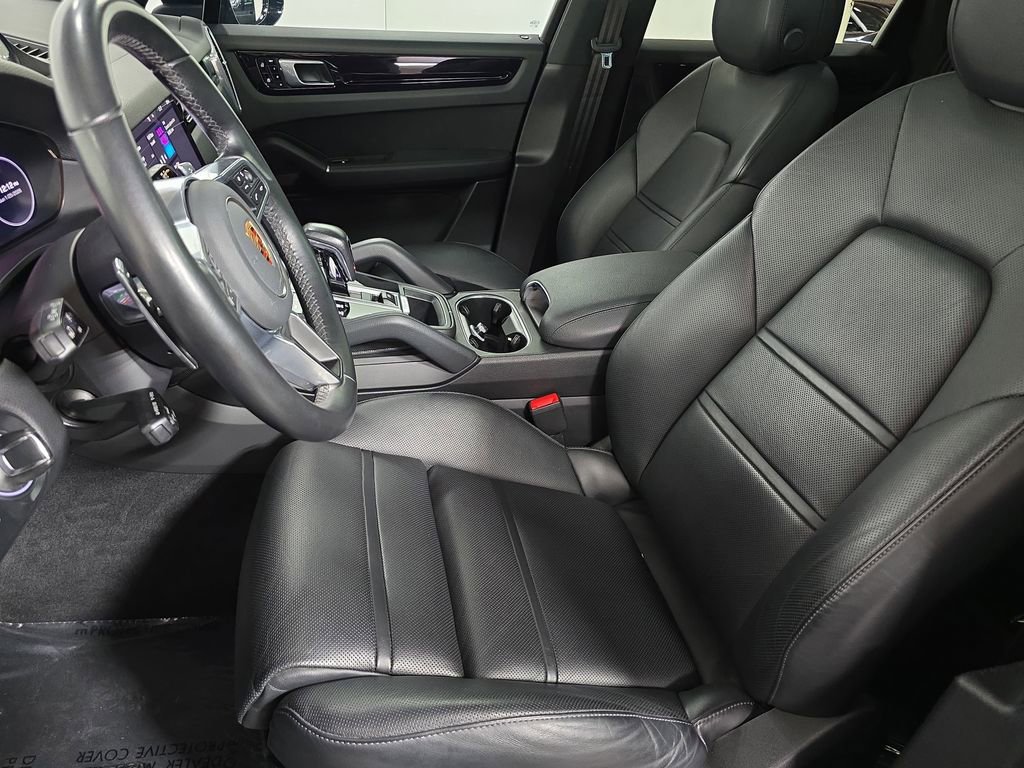 Certified 2021 Porsche Cayenne Coupe image 5