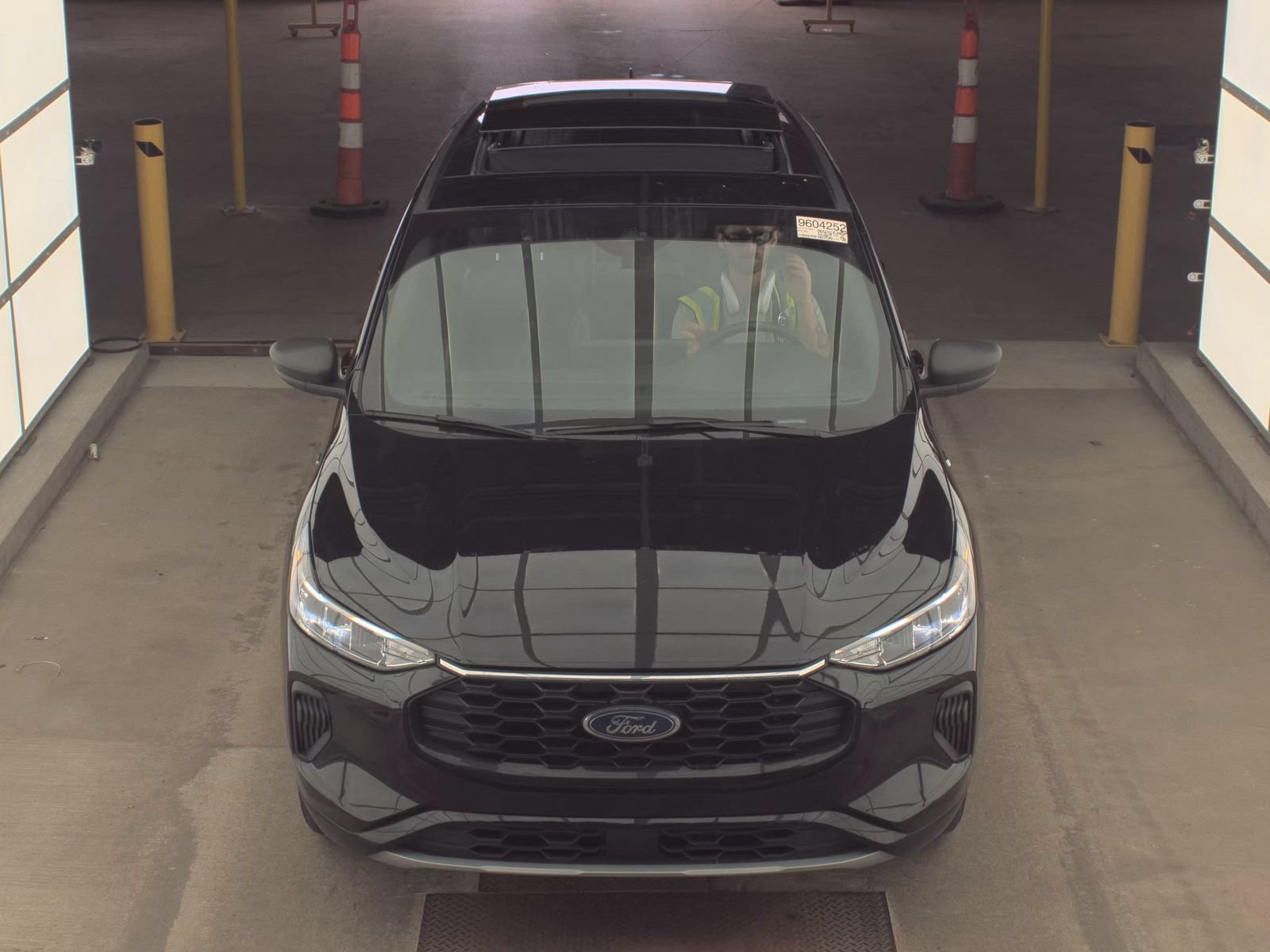 Used 2024 Ford Escape ST-Line w/ Tech Pack #1 AWD/4WD image 4