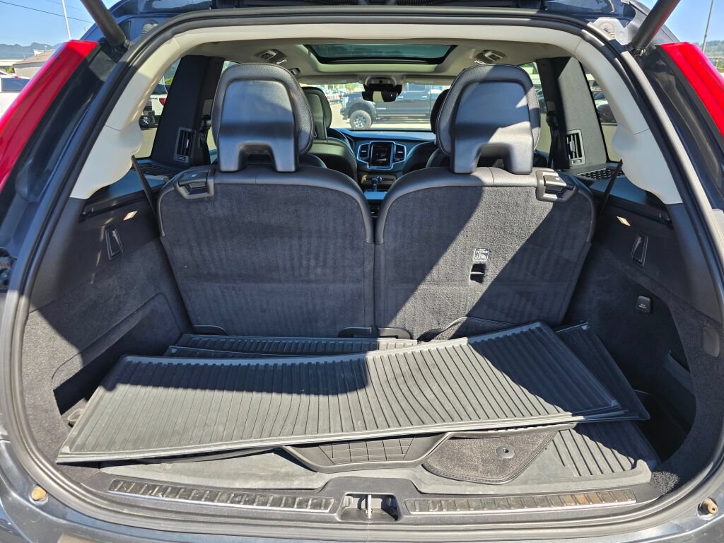 Used 2021 Volvo XC90 T6 Momentum w/ Protection Package Premier AWD/4WD image 9