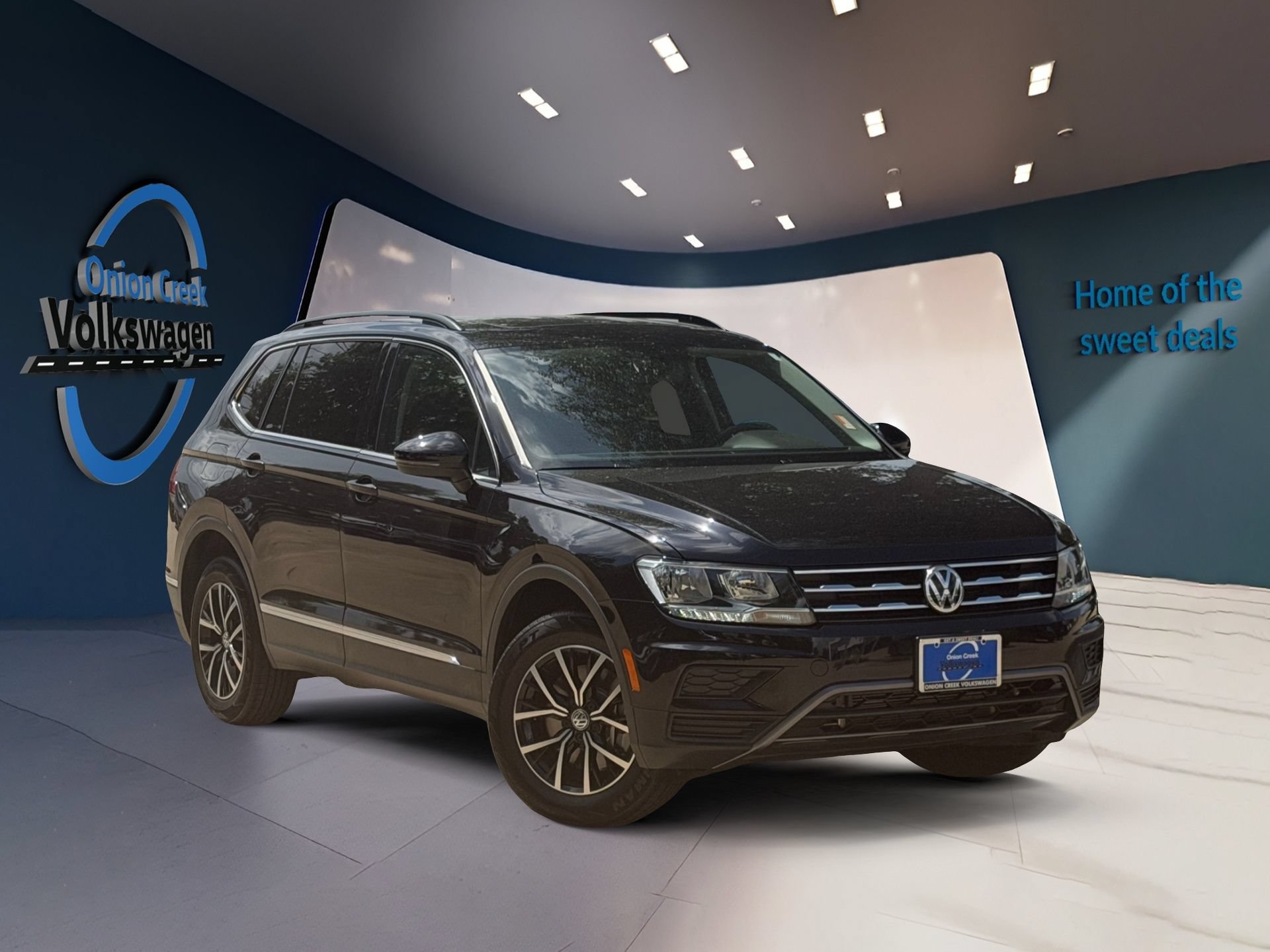 Used 2021 Volkswagen Tiguan SE w/ Panoramic Sunroof Package