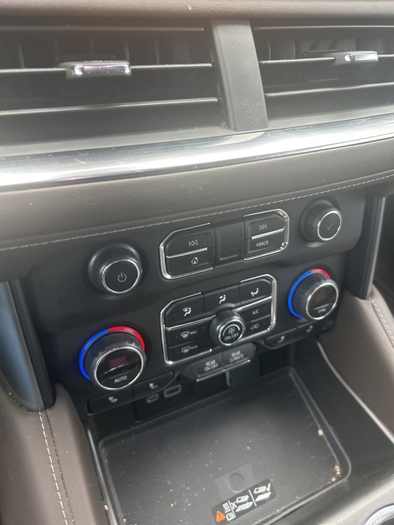 Used 2024 Chevrolet Tahoe LT w/ LT Signature Package image 14