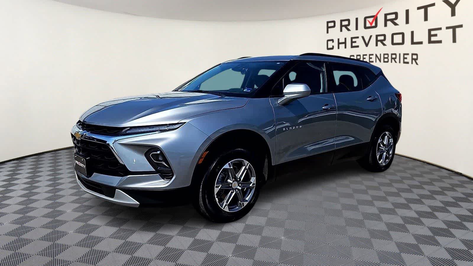 Used 2024 Chevrolet Blazer LT w/ Convenience Package FWD image 4