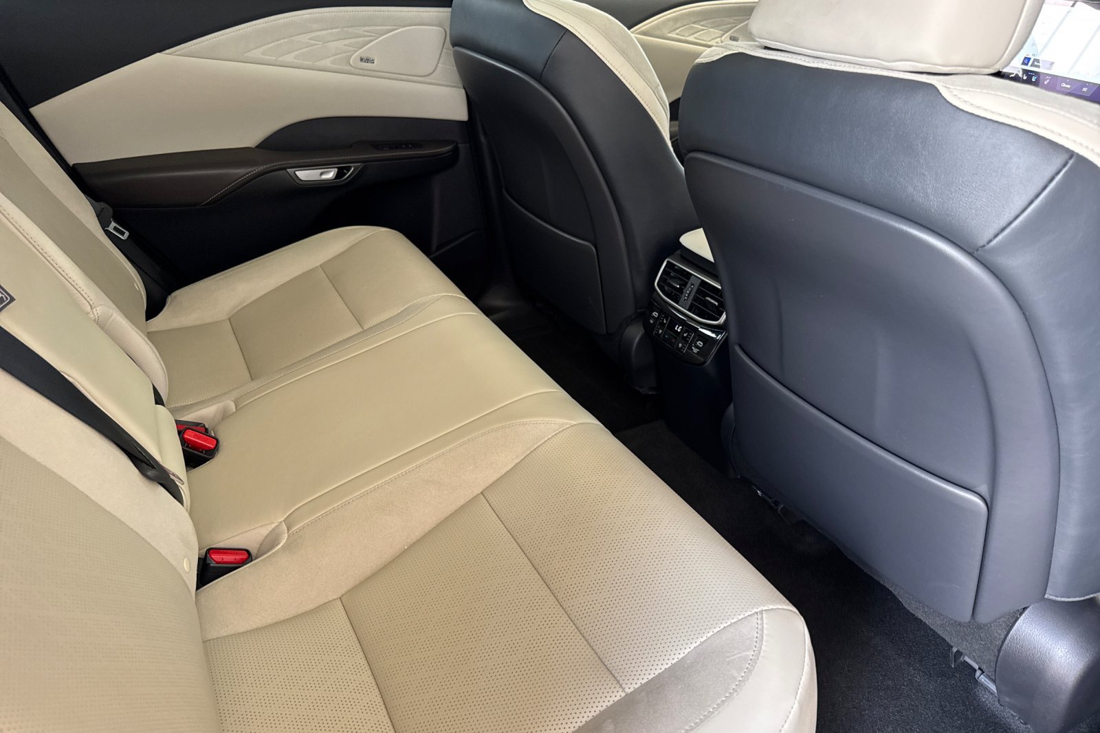 Used 2023 Lexus RX 350 AWD w/ Accessory Package (Z1) image 28