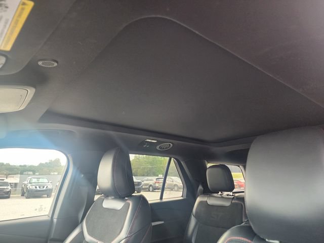 Used 2025 Ford Explorer ST w/ Sun And Sound Package AWD/4WD image 14