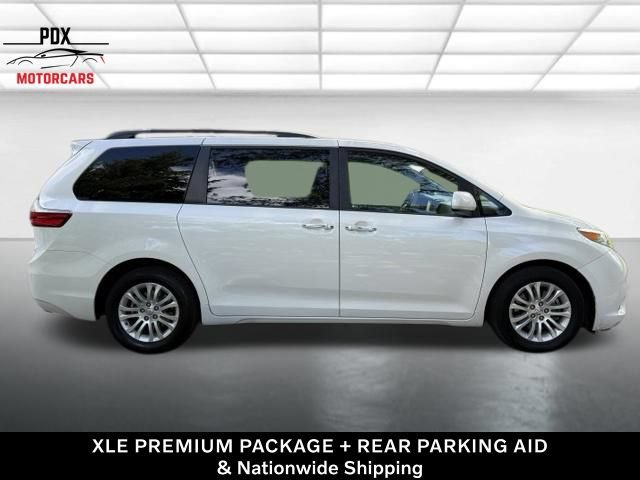 Used 2017 Toyota Sienna XLE Premium FWD image 9