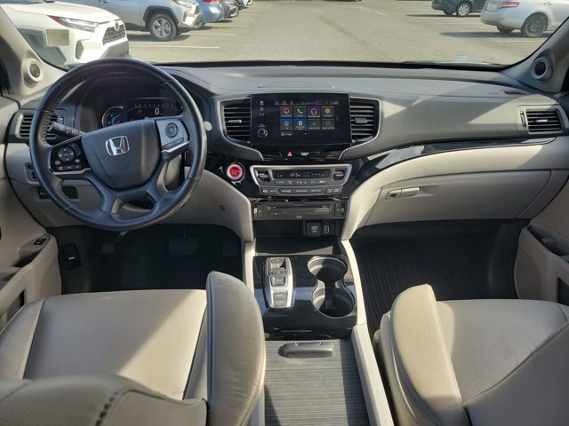 Used 2019 Honda Pilot Touring image 2