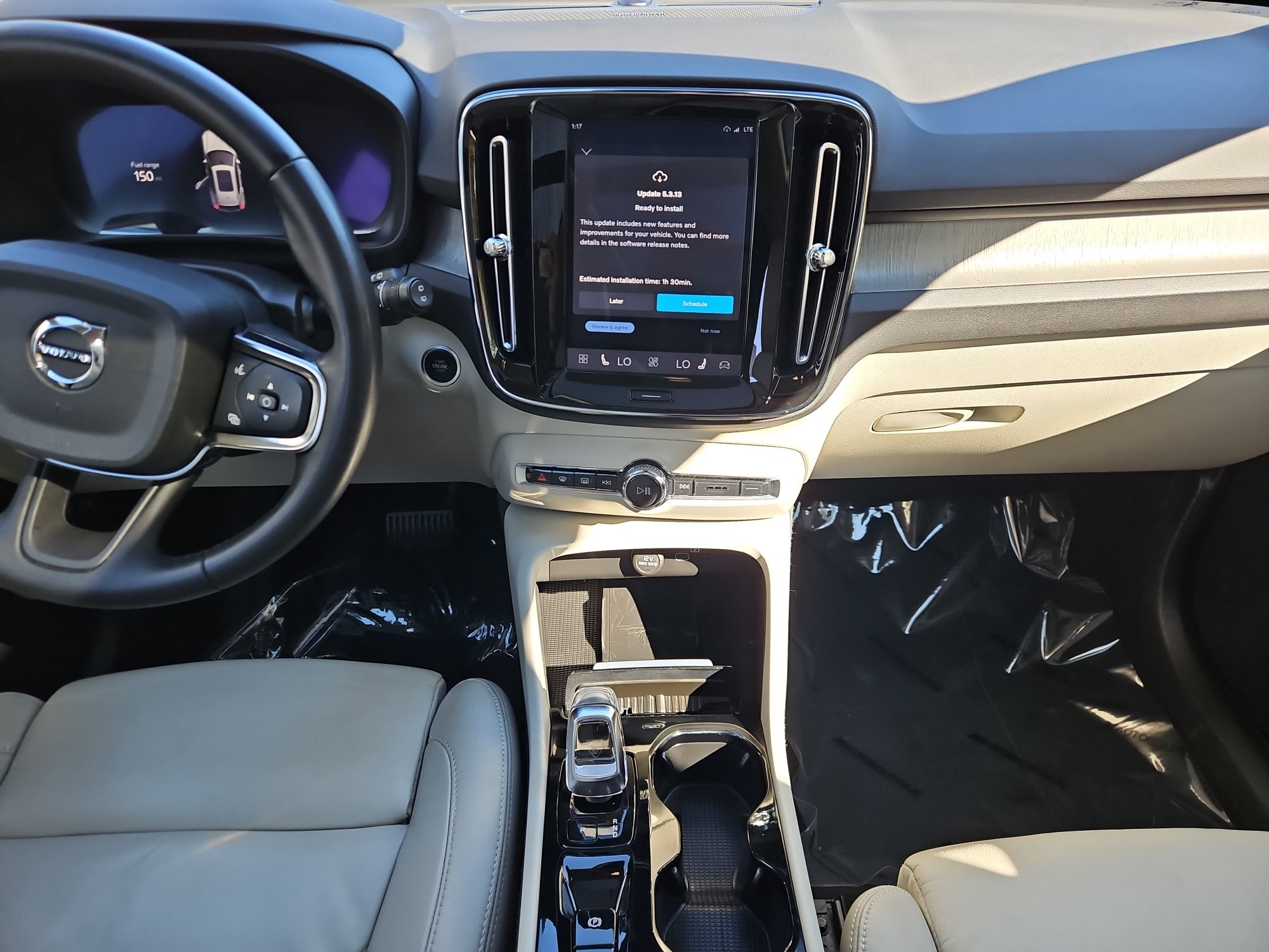 Used 2023 Volvo XC40 B4 Ultimate FWD image 11