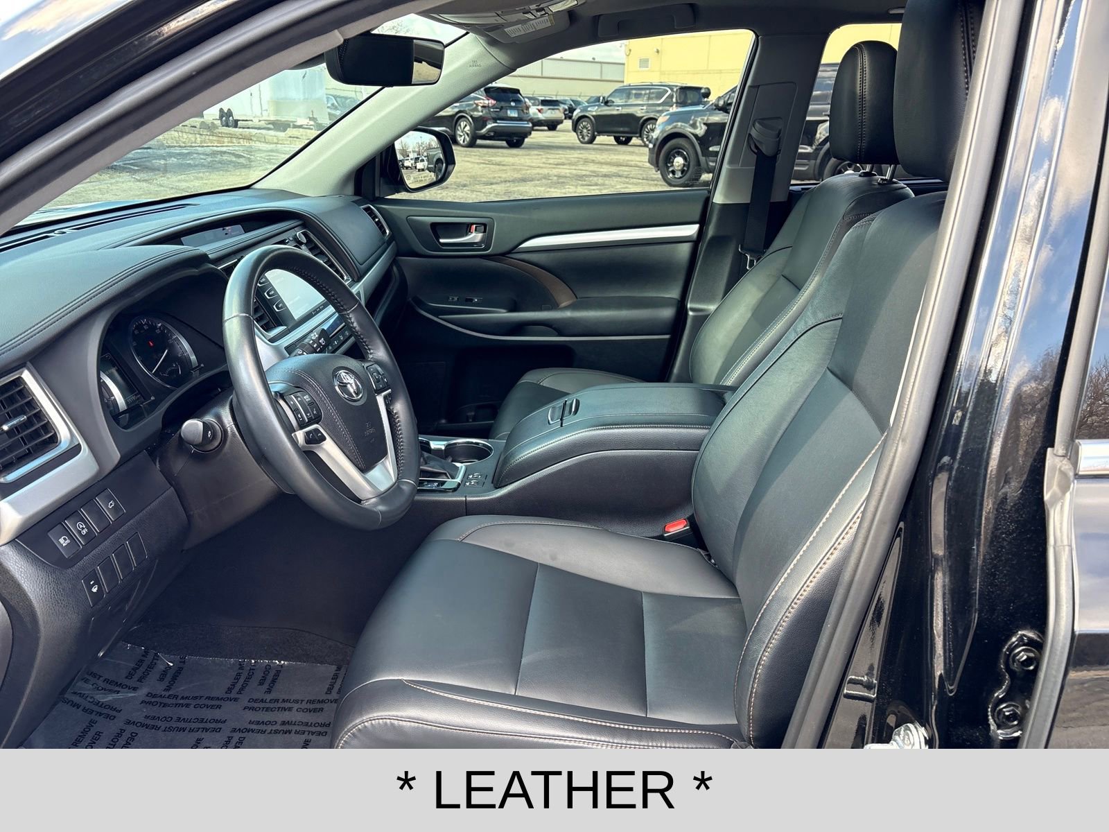 Used 2019 Toyota Highlander XLE w/ Carpet Mat Package (TMS) image 9