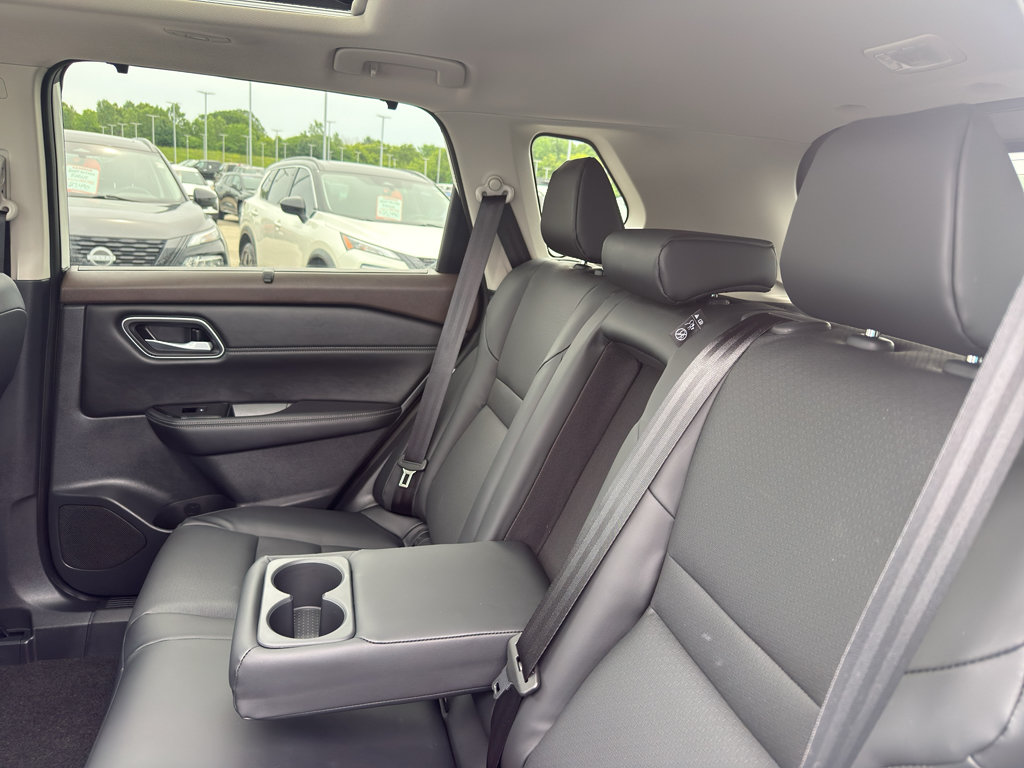 Certified 2021 Nissan Rogue SV w/ Premium Package AWD/4WD image 34
