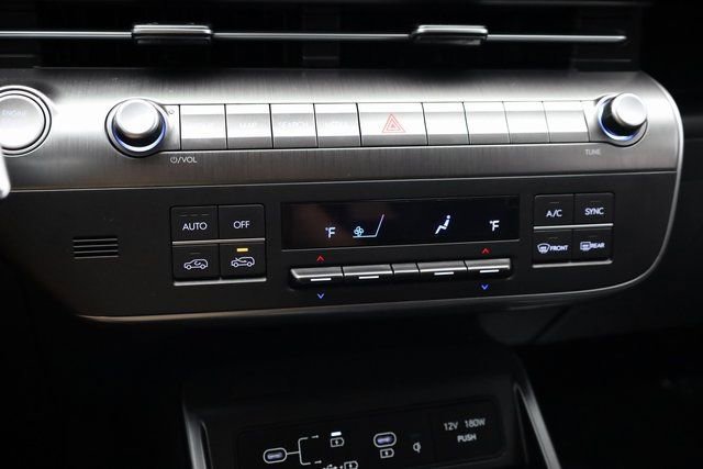 Used 2025 Hyundai Kona SEL image 23