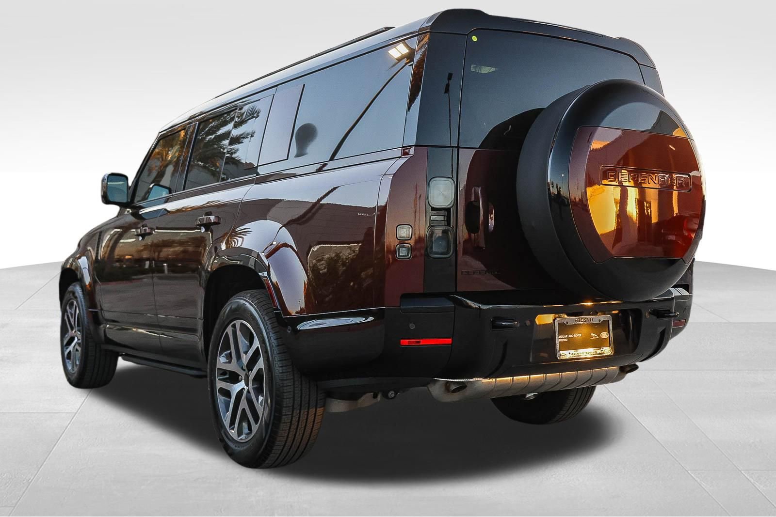 New 2026 Land Rover Defender 130 X-Dynamic SE image 5