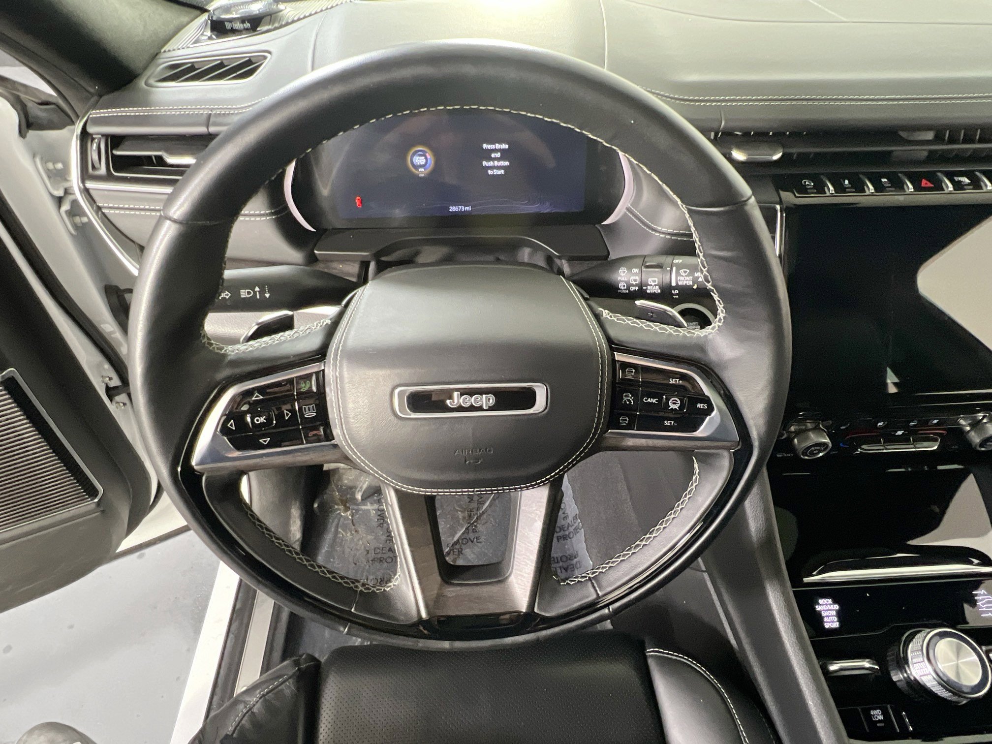 Used 2022 Jeep Grand Cherokee Overland w/ Adv Protech Group III image 11