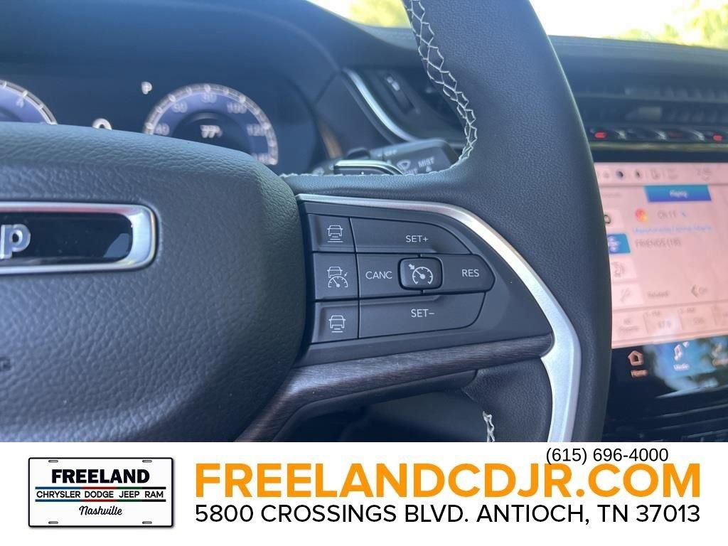 New 2025 Jeep Grand Cherokee Limited w/ Luxury Tech Group II AWD/4WD image 10