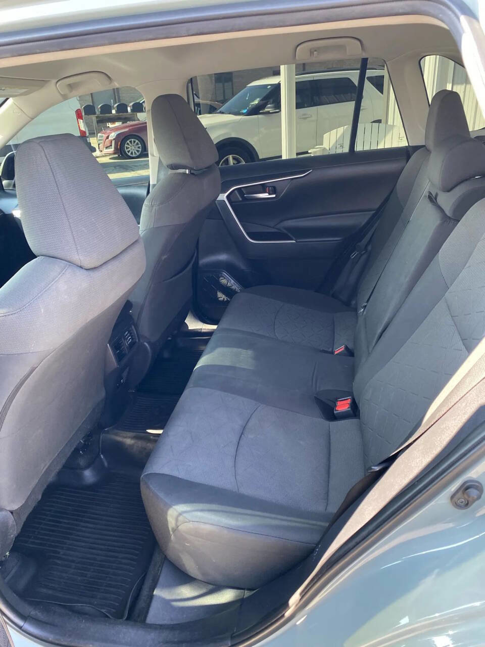 Used 2021 Toyota RAV4 XLE image 22