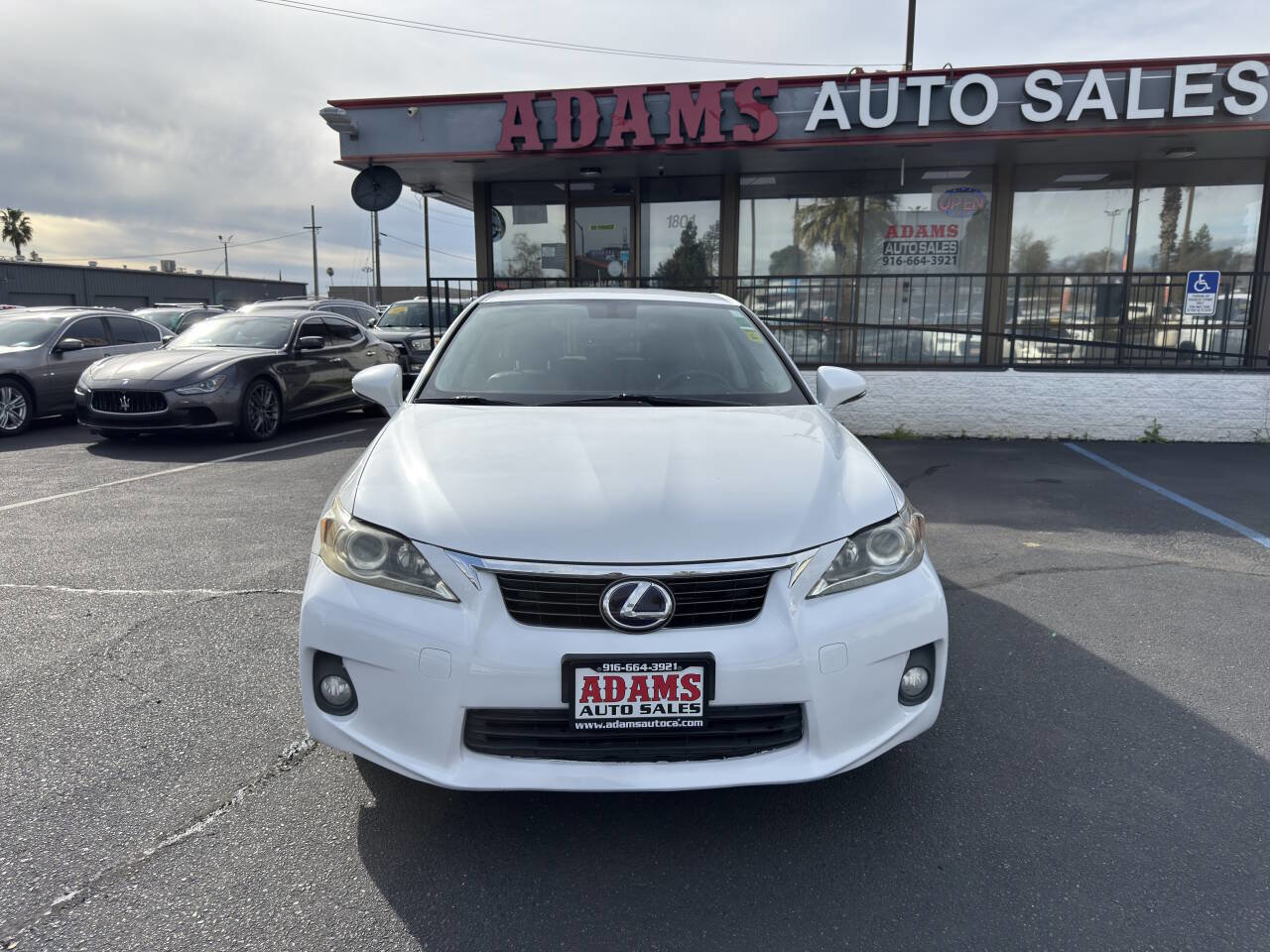 Used 2013 Lexus CT 200h w/ Premium Pkg w/Navigation FWD image 7