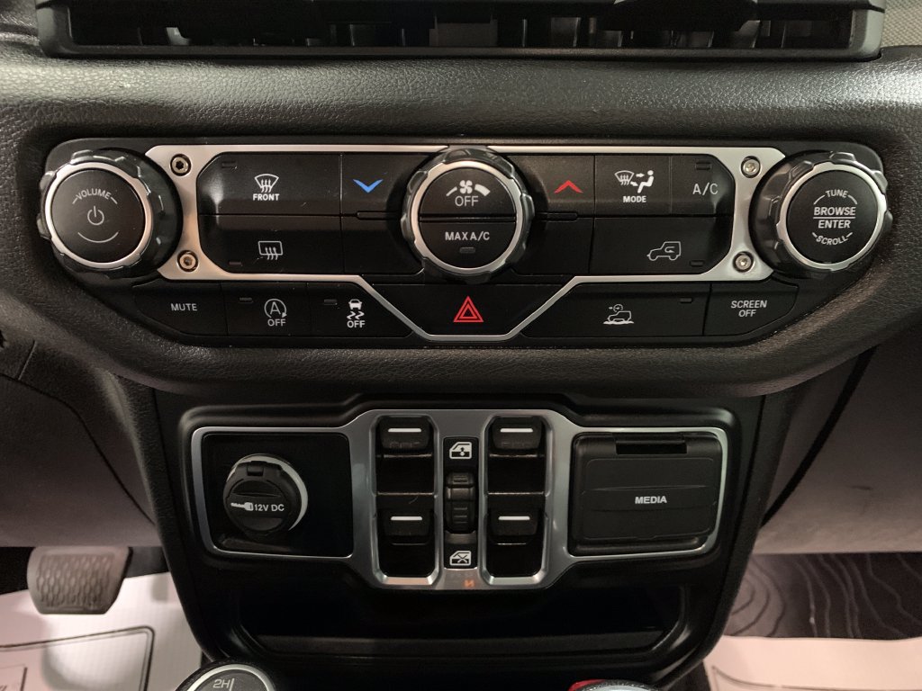 Used 2024 Jeep Wrangler Unlimited Sport AWD/4WD image 8