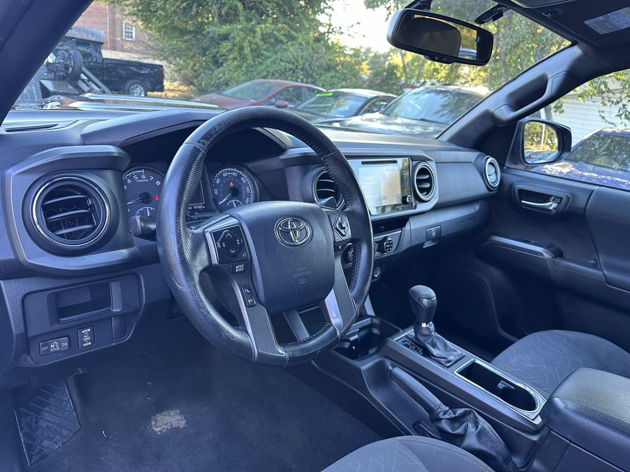 Used 2016 Toyota Tacoma TRD Sport w/ Towing Package AWD/4WD image 11