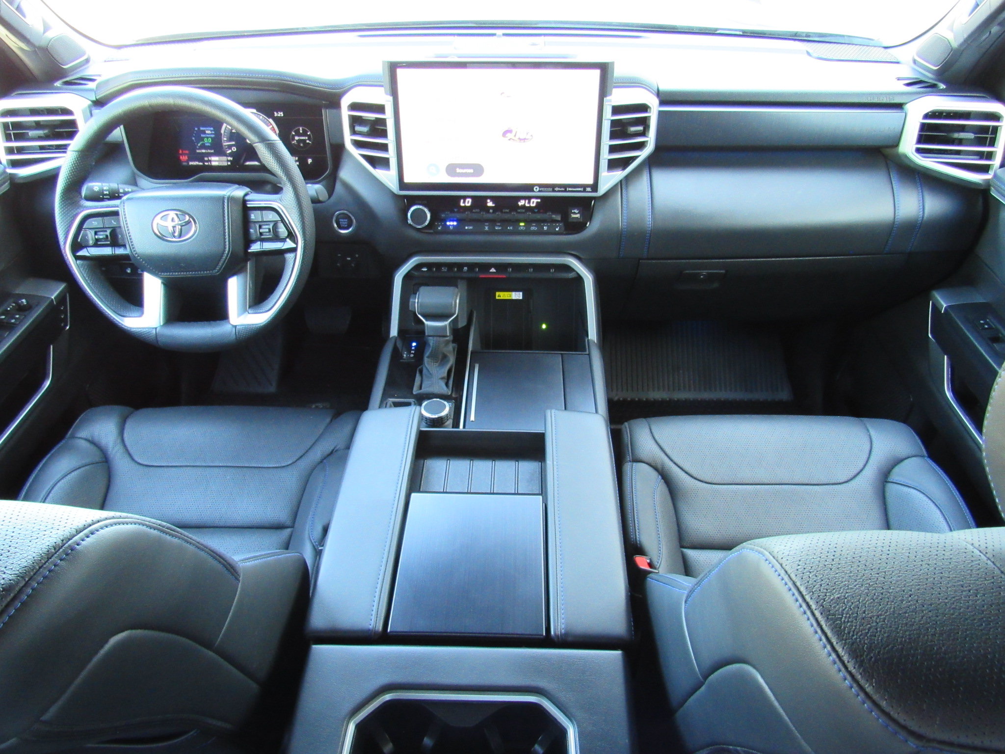 Used 2023 Toyota Tundra Platinum AWD/4WD image 35