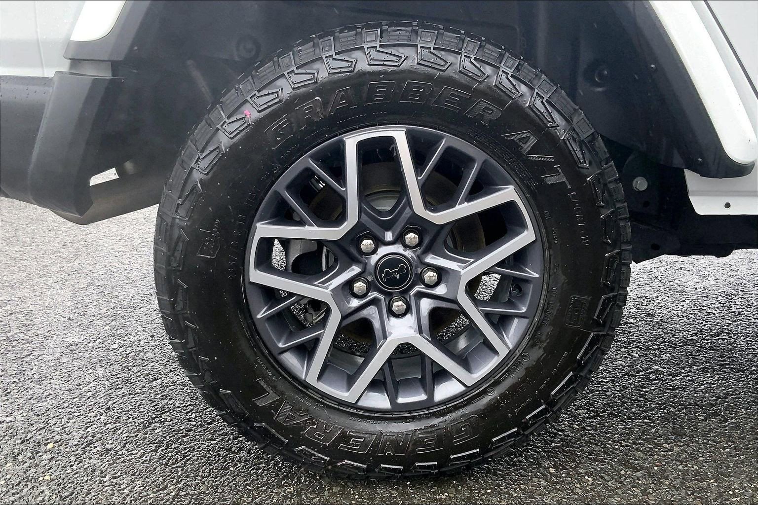 Certified 2025 Jeep Wrangler Sahara image 9