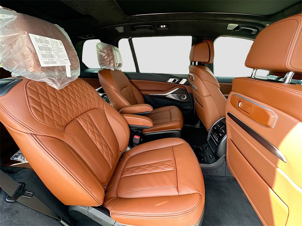 New 2026 BMW X7 M60i image 23
