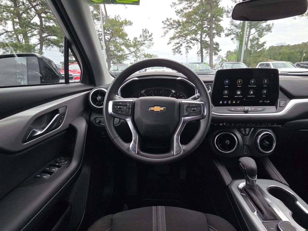 Used 2025 Chevrolet Blazer LT w/ Midnight/Sport Edition FWD image 13