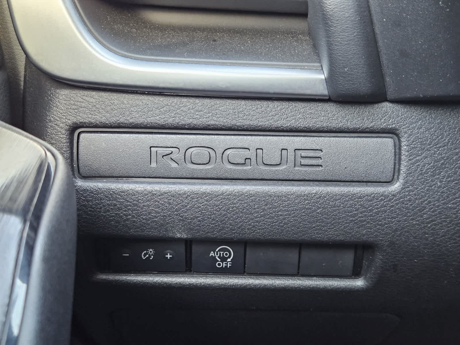 Used 2024 Nissan Rogue S FWD image 21