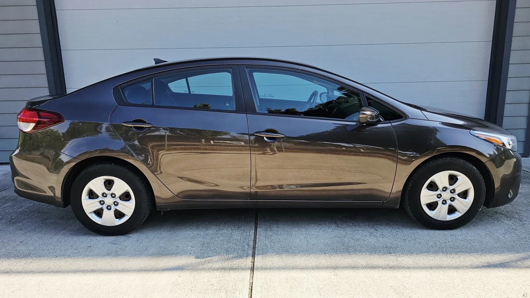 Used 2017 Kia Forte LX image 6