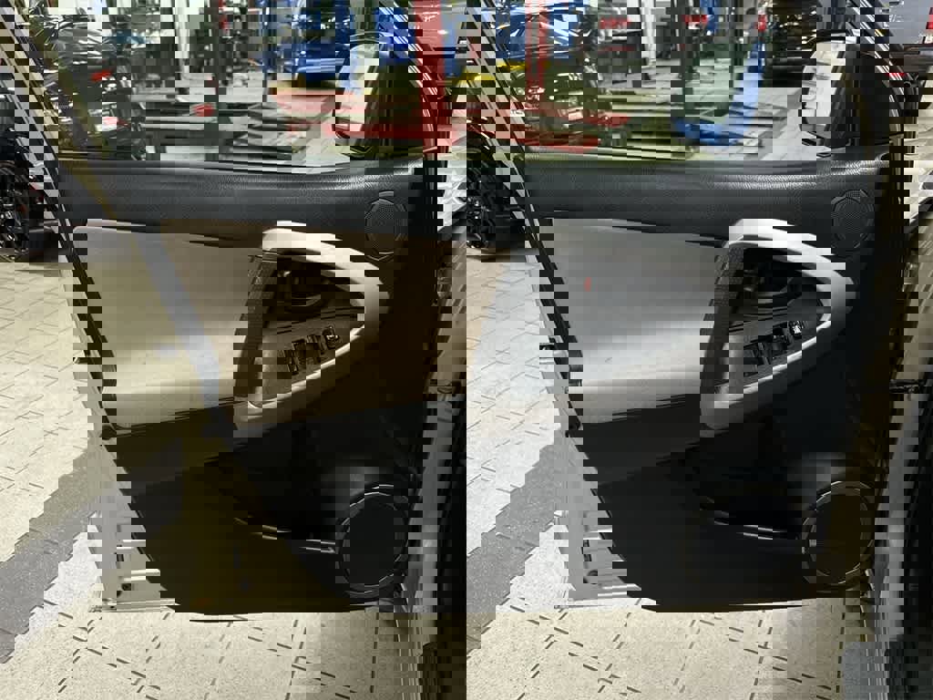 Used 2006 Toyota RAV4 2WD image 26