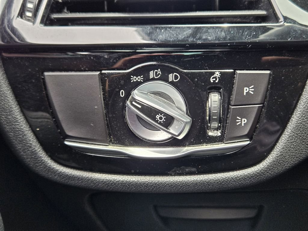 Used 2019 BMW 530i xDrive AWD/4WD image 28