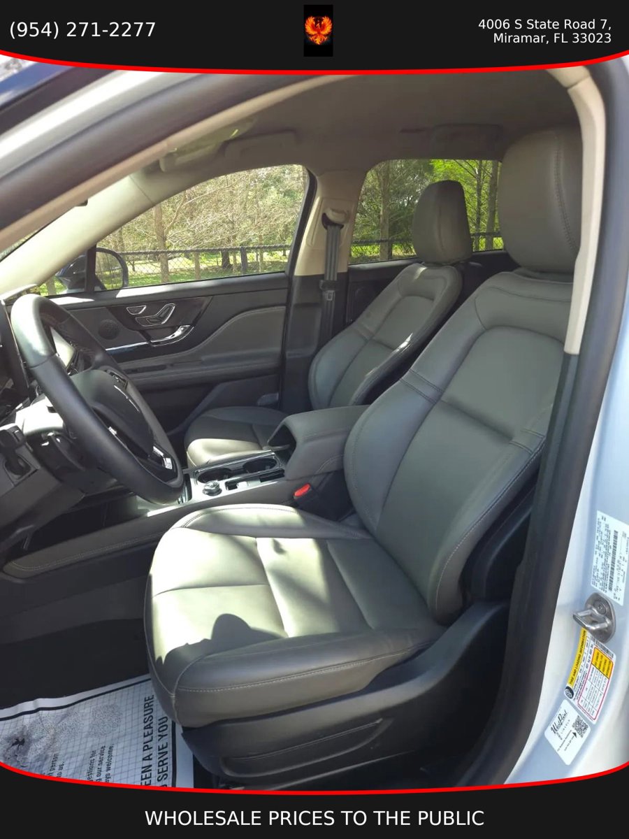 Used 2025 Lincoln Corsair FWD image 12