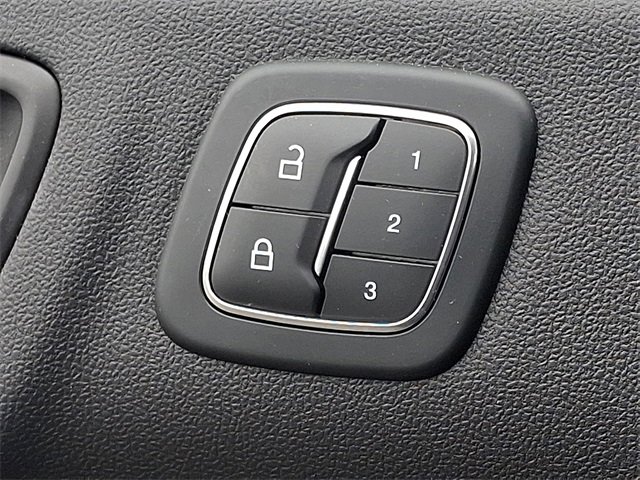 Used 2022 Ford Escape Titanium image 28