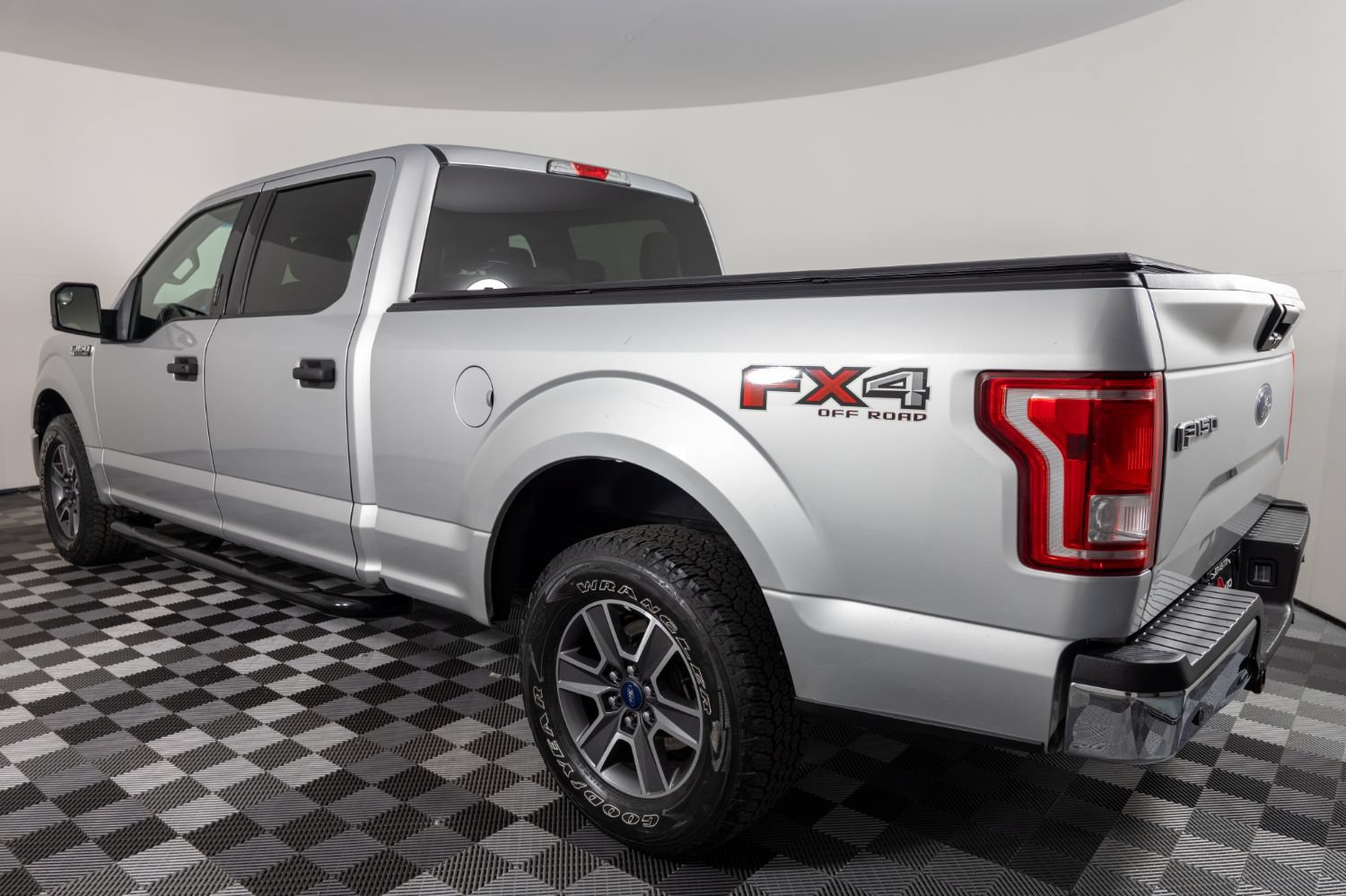 Used 2017 Ford F150 XLT w/ Equipment Group 301A Mid AWD/4WD image 4