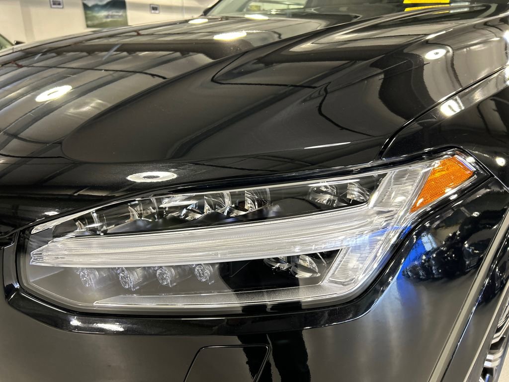 Certified 2023 Volvo XC90 B5 Plus w/ Protection Package image 7