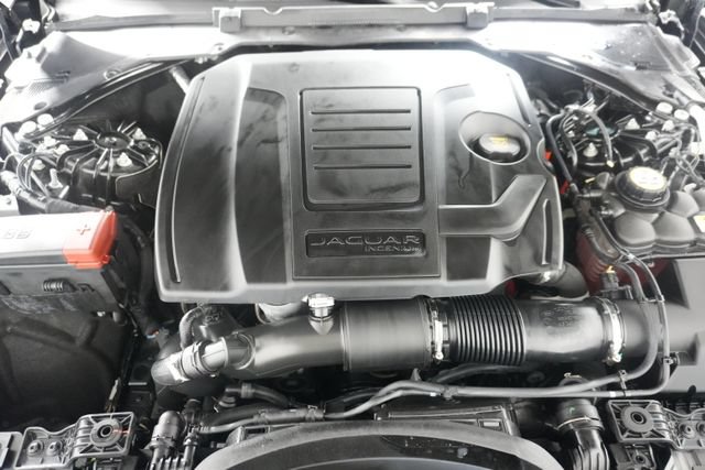 Used 2024 Jaguar XF R-Dynamic SE AWD/4WD image 35