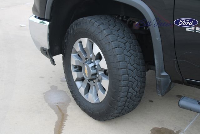 Used 2024 Chevrolet Silverado 2500 LT AWD/4WD image 9