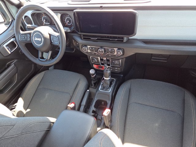 Used 2026 Jeep Wrangler Unlimited Sport AWD/4WD image 19