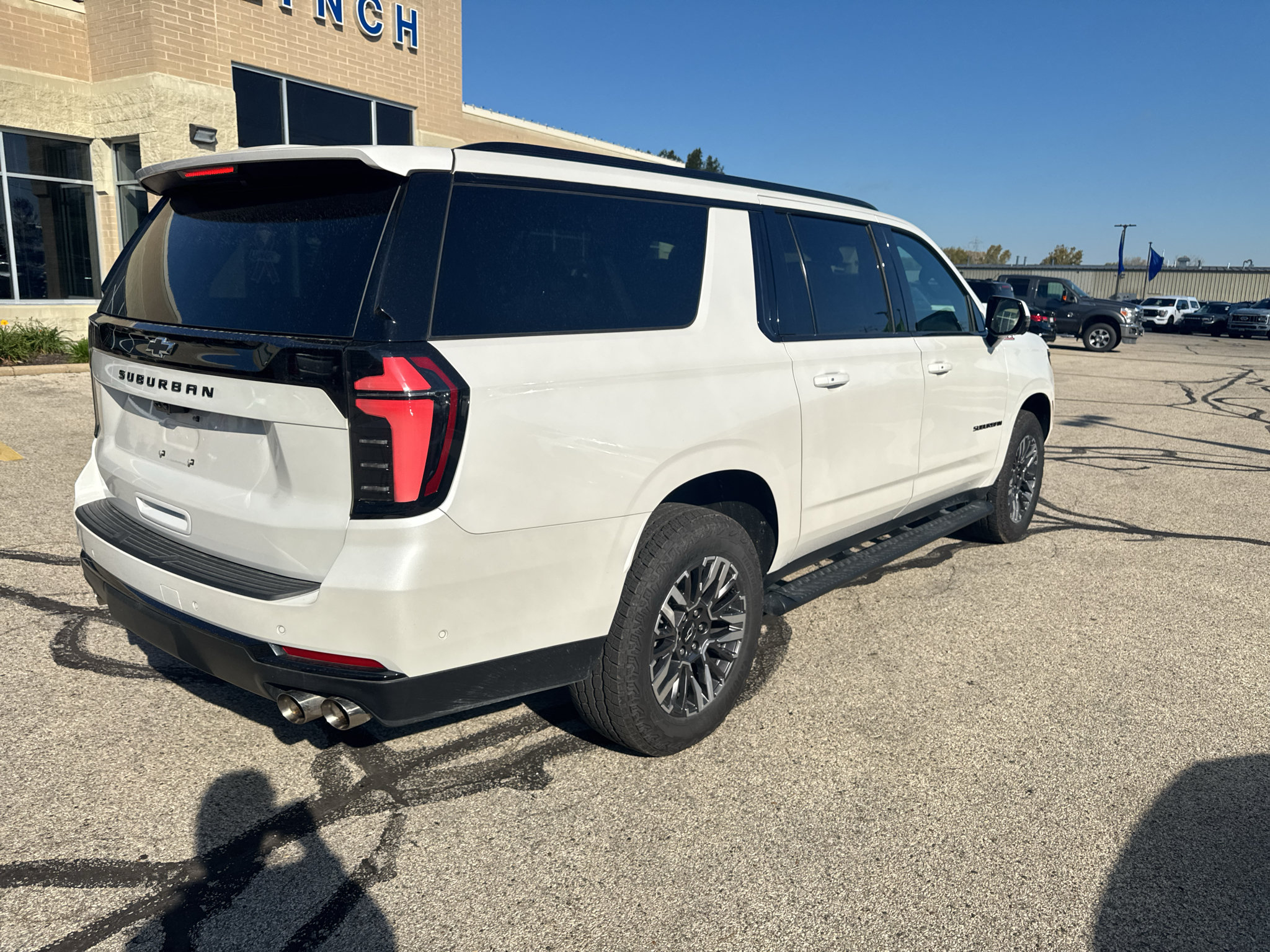 Used 2025 Chevrolet Suburban Z71 w/ Z71 Off-Road Package AWD/4WD image 5