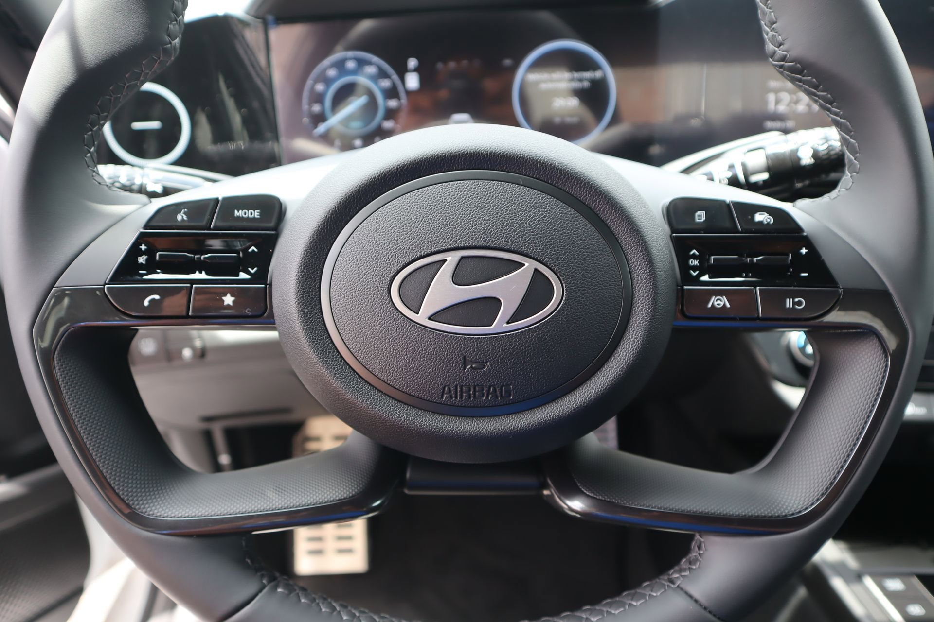 New 2025 Hyundai Elantra SEL image 10