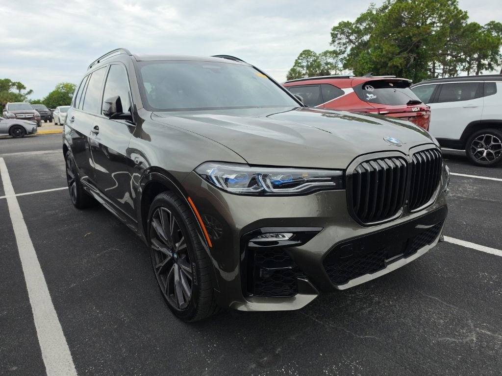 Used 2022 BMW X7 M50i AWD/4WD image 2