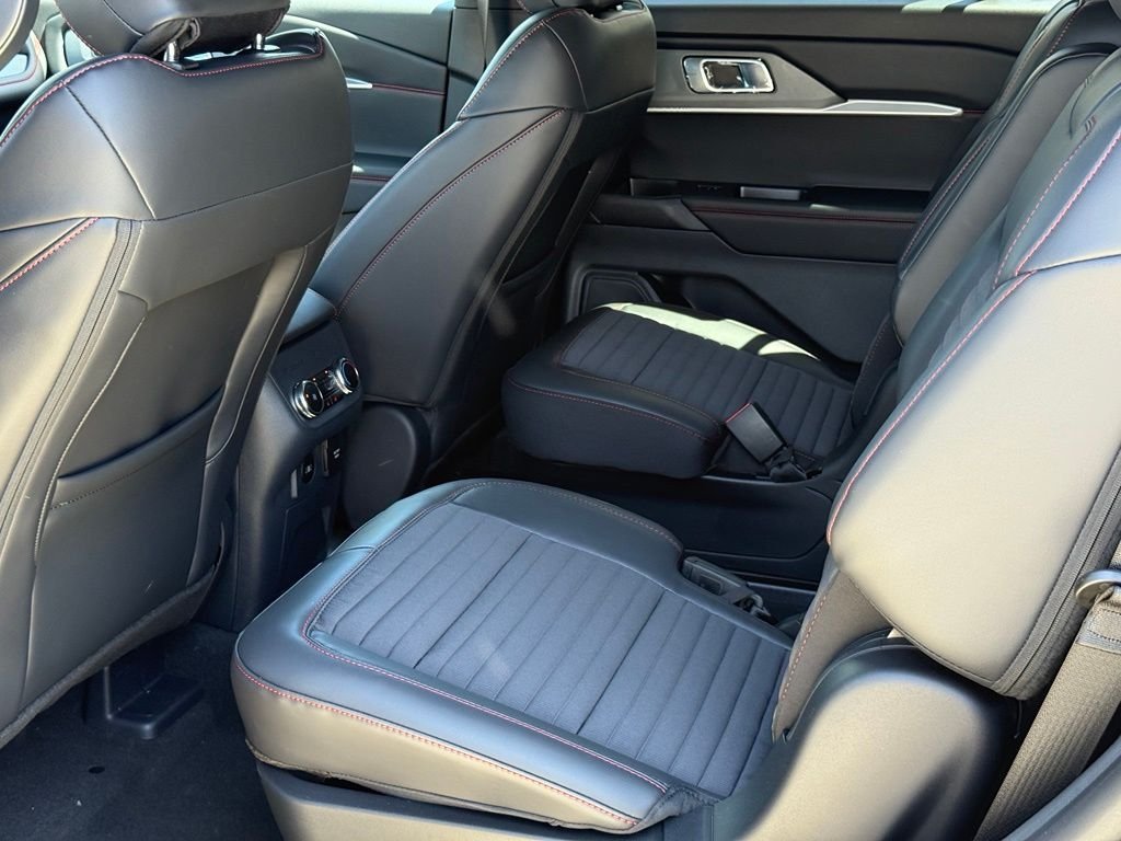 New 2026 Ford Explorer ST-Line w/ ST-Line Street Pack RWD image 7