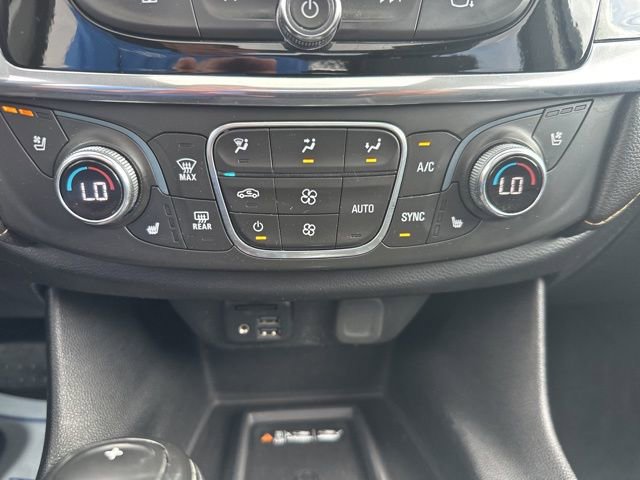 Used 2020 Chevrolet Traverse Premier w/ Redline Edition FWD image 17