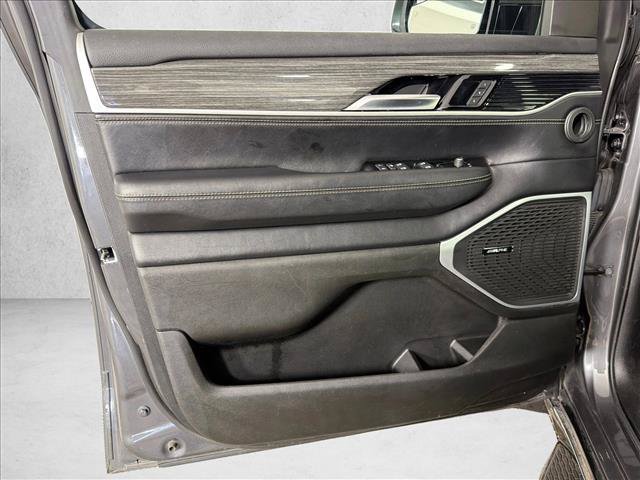Used 2022 Jeep Wagoneer Series II AWD/4WD image 11