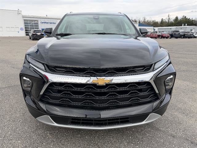 Used 2024 Chevrolet Blazer LT w/ Convenience Package AWD/4WD image 2