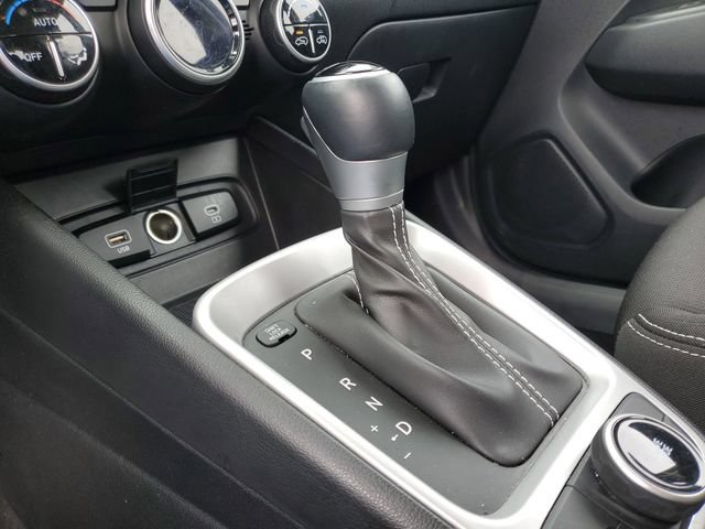 Used 2025 Hyundai Venue SEL FWD image 15