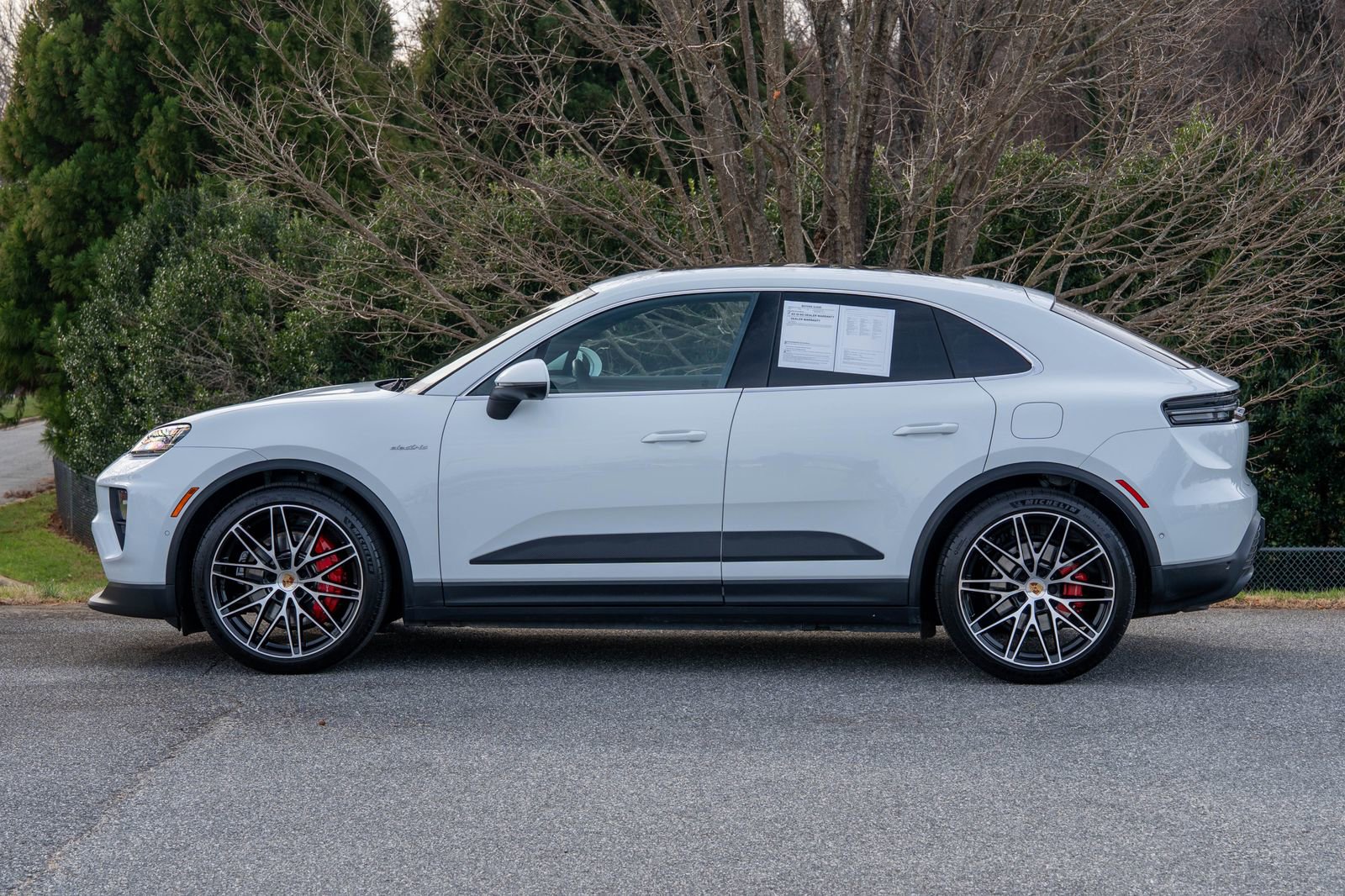 Certified 2025 Porsche Macan 4S Electric image 2