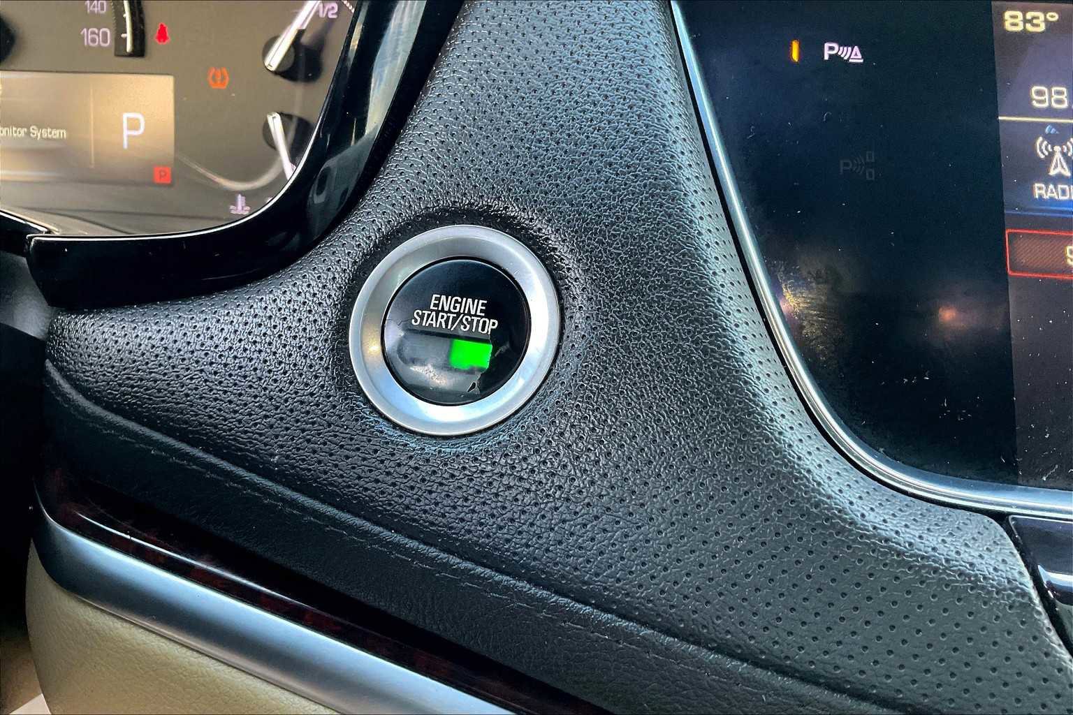 Used 2018 Cadillac XT5 Luxury w/ Driver Awareness Package image 53