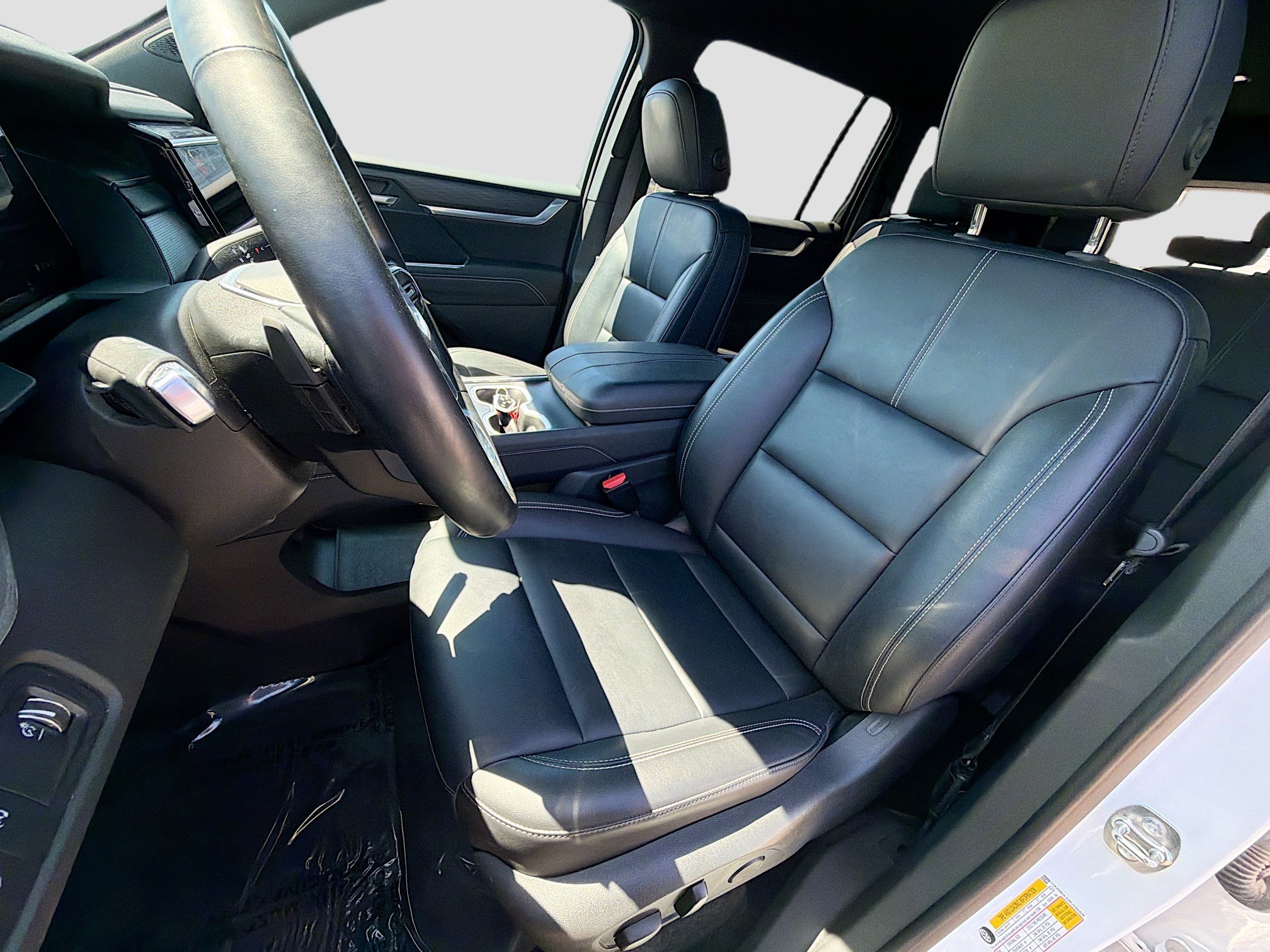 Used 2024 GMC Acadia Elevation image 25