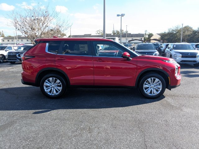 Used 2026 Mitsubishi Outlander ES FWD image 4