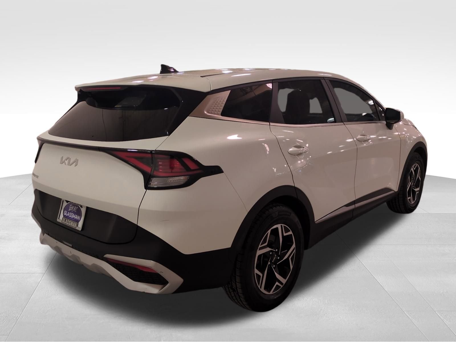 Certified 2023 Kia Sportage LX image 4