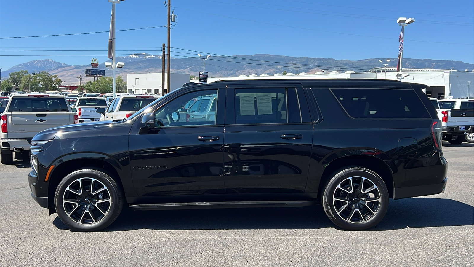 Certified 2025 Chevrolet Suburban RST w/ Comfort Package AWD/4WD image 8